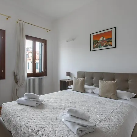 Residenza Pomponi Deluxe Apartment Venice