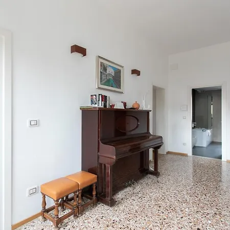 Residenza Pomponi Deluxe Apartment Venice