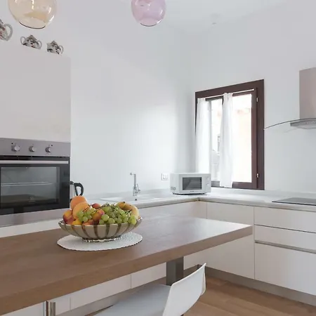 Residenza Pomponi Deluxe Apartment *