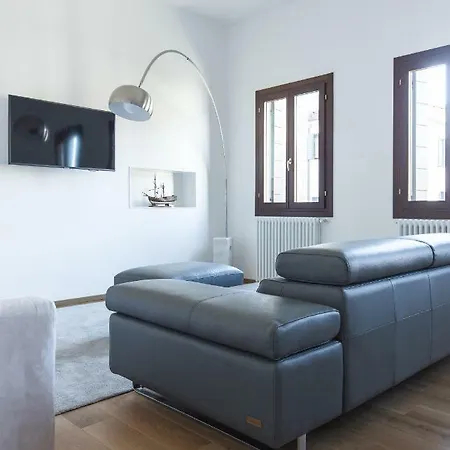 Residenza Pomponi Deluxe Apartment Venice